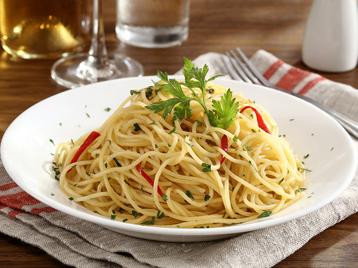 Aglio olio, e peperoncino